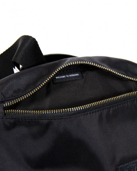 Сумка поясная Herschel Fifteen 10215 SATIN (BLACK 2L)