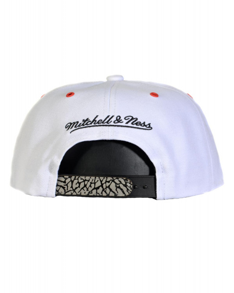 Головной убор 6HSSMM19505 DAY 3 SNAPBACK Chicago Bulls Khaki 6HSSMM19505-CBUKHAK (Chicago Bulls Pattern / White, OS)