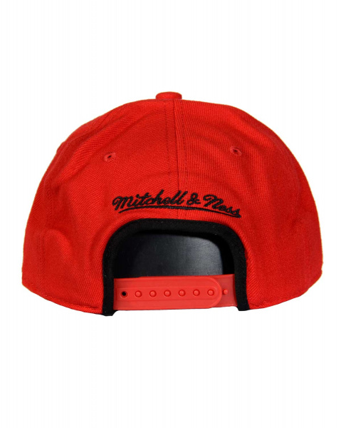 Бейсболка с изогнутым козырьком Mitchell and Ness EU246 LOW PRO SNAPBACK (Chicago Blackhawks Red)